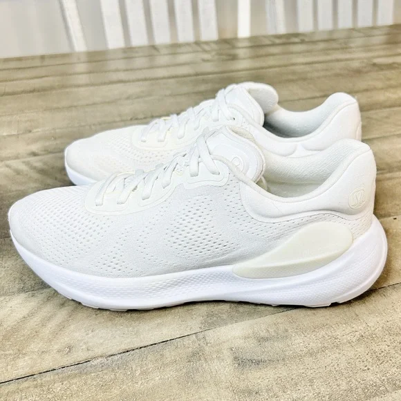 Lululemon Men’s All White Beyondfeel Running Shoes Size 10.5 - Picture 2 of 7